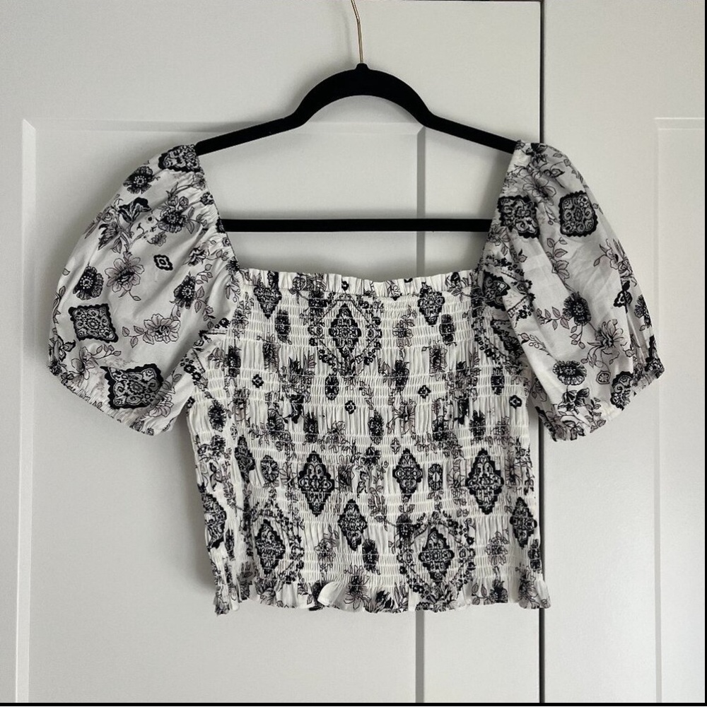 Francesca's Collections Black and White Blouse